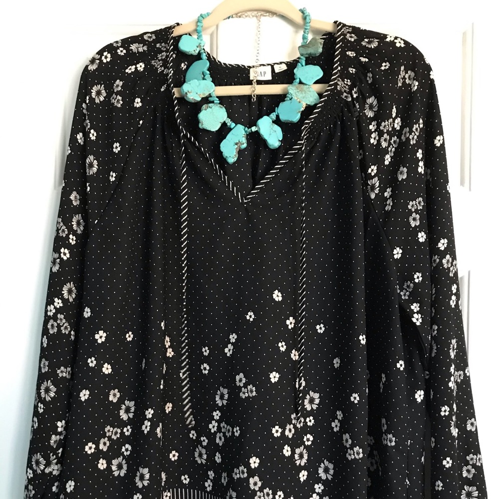 Gap women’s blouse with smocking detail